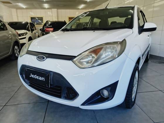 FORD FIESTA 1.6 MPI SEDAN 8V FLEX 4P MANUAL FORD FIESTA 1.6 MPI SEDAN 8V FLEX 4P MANUAL